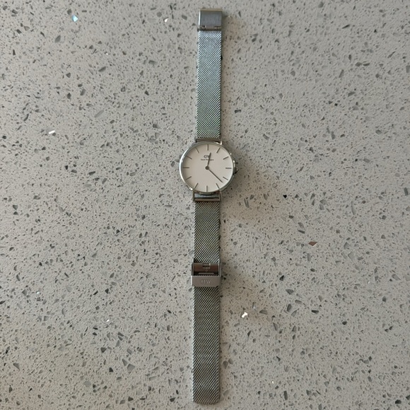 Daniel Wellington Classic Silver Watch EUC - Picture 2 of 9